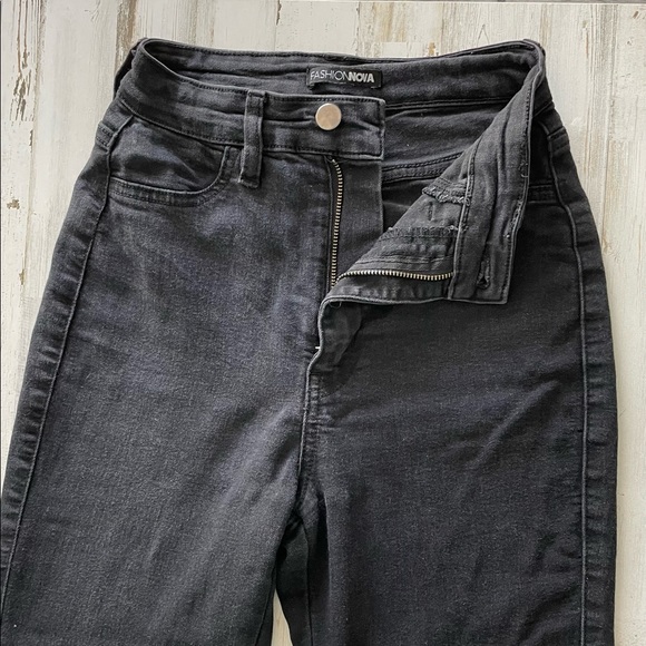 Fashion Nova black, high waisted skinny jeans - Picture 2 of 5